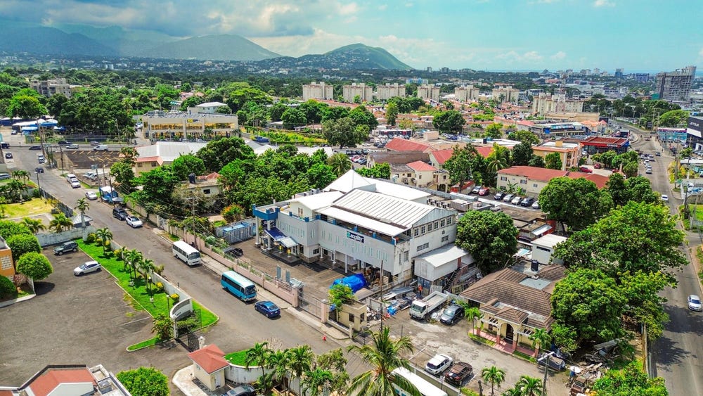 7 SAXTHORPE AVENUE, Kingston 8, St. Andrew