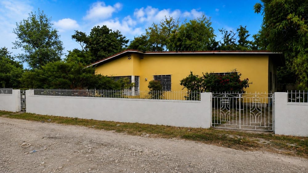 25 ANGELS AVE, Spanish Town, St. Catherine