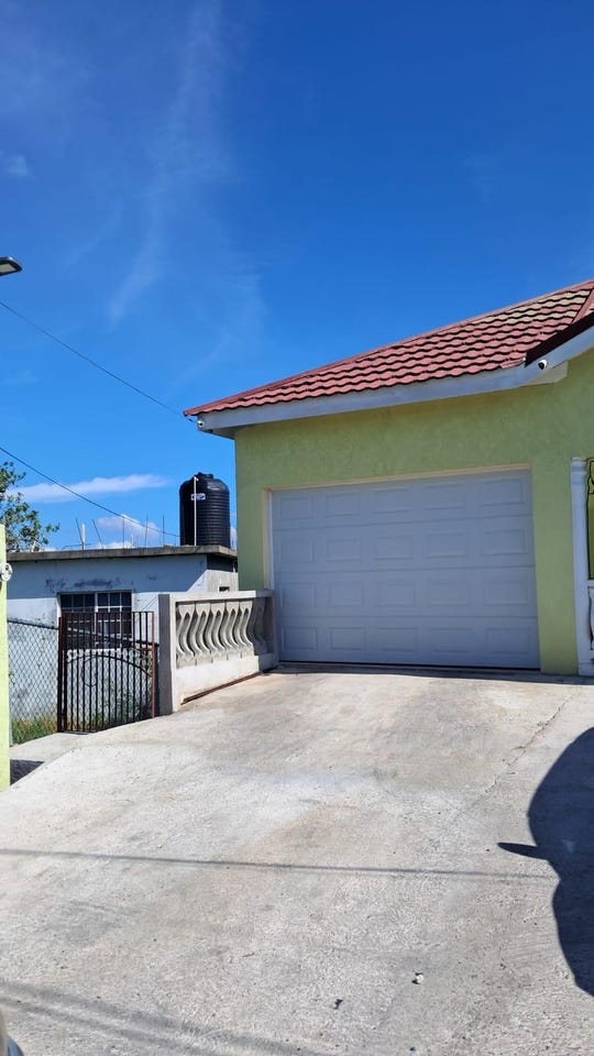 CIRCIUM DRIVE, LONGVILLE