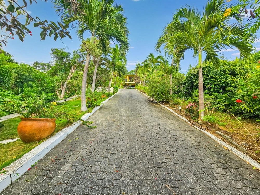 11 MULBERRY AVENUE, Kingston 6, St. Andrew Parish