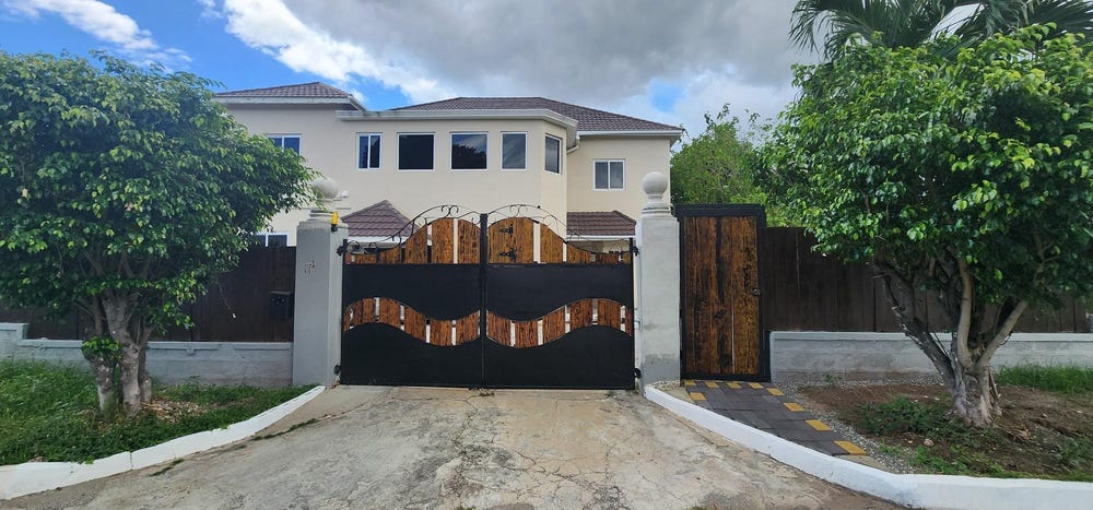 17A GORE TERRACE unit: 4, Constant Spring P.O., St. Andrew