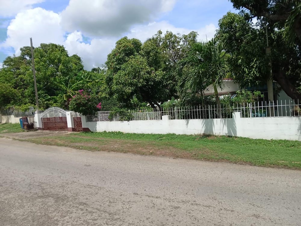 77A CENTRAL AVENUE MAY PE, May Pen, Clarendon