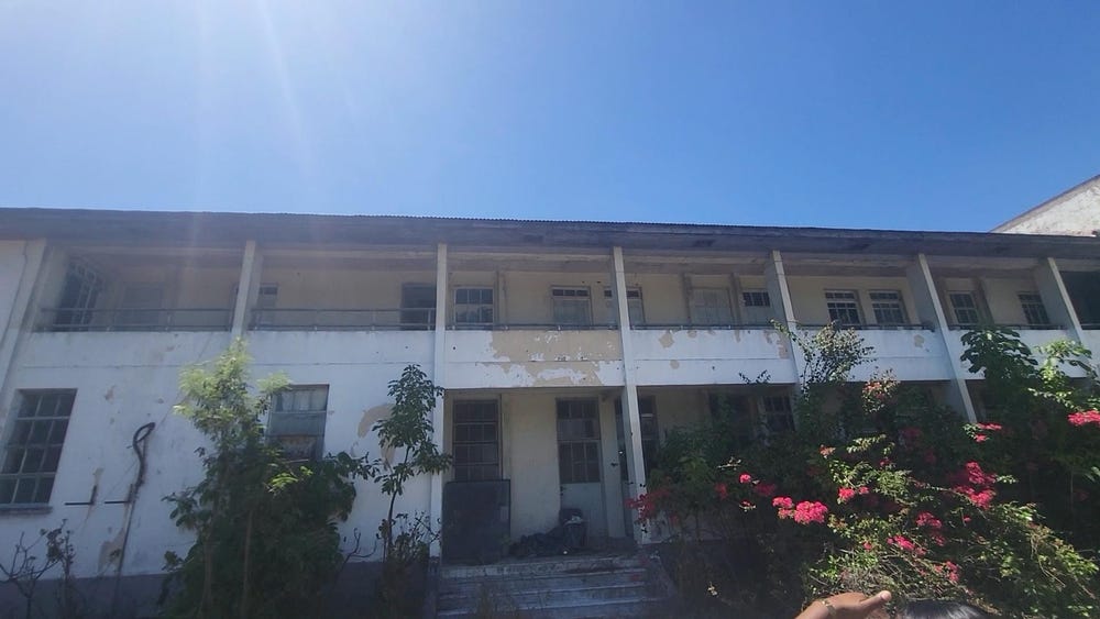 LIONEL TOWN CLARENDON