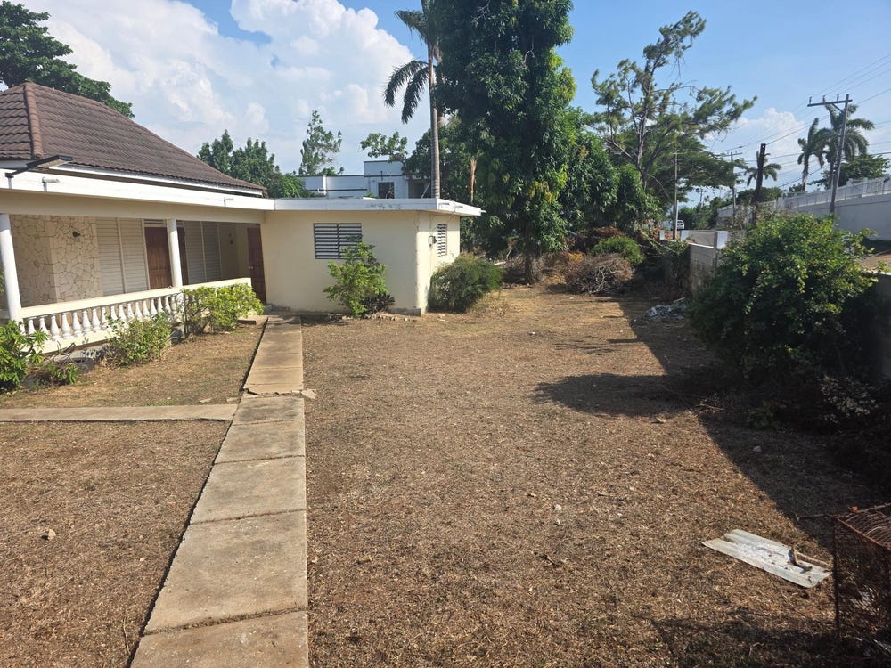 RED HILLS (OFF LEADERS AV unit: 1, Montego Bay, St. James