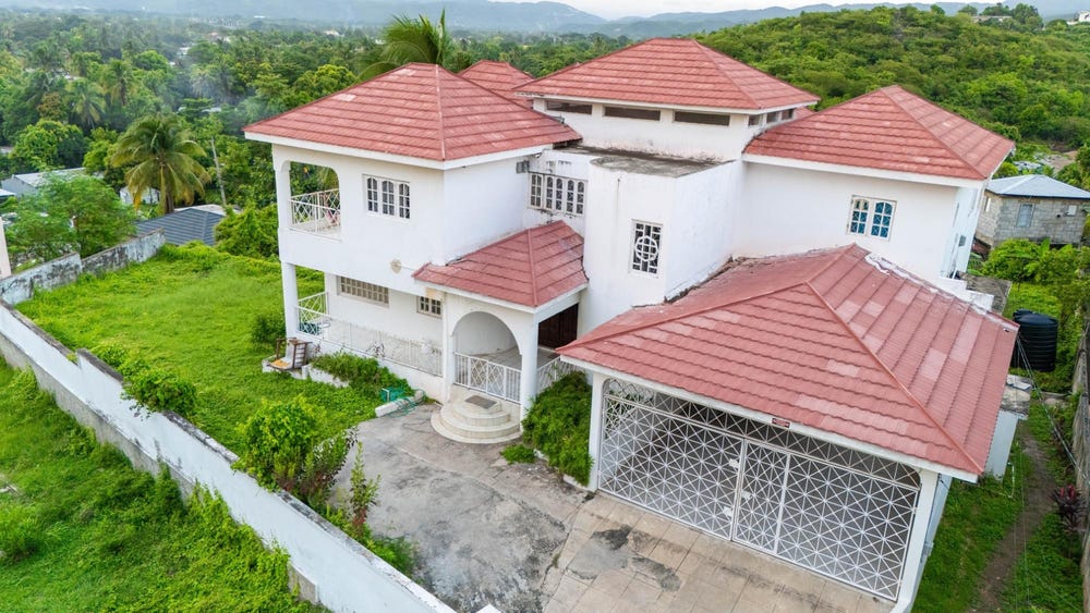 ST. JAGO HEIGHTS CLOSE