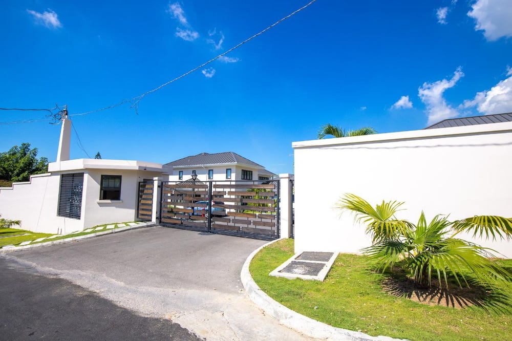 21 MILLSBOROUGH AVENUE unit: 202B, Kingston 6, St. Andrew