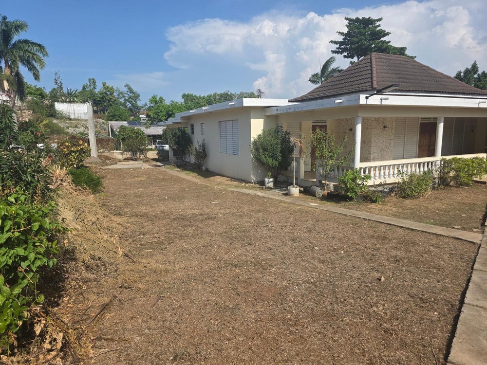 RED HILLS (OFF LEADERS AV unit: 2, Montego Bay, St. James