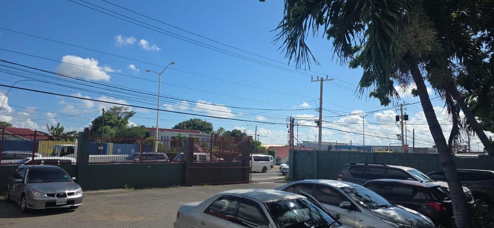 4 DUNROBIN AVENUE, Kingston 10, St. Andrew