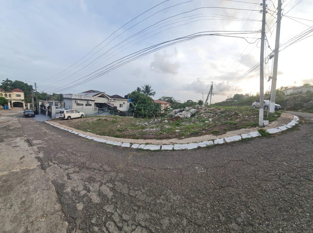 748 ST . LIVINGSTON ROAD, Green Acres, St. Catherine