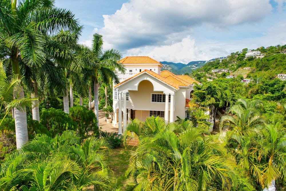 4A GROSVENOR HEIGHTS, Kingston 8, St. Andrew
