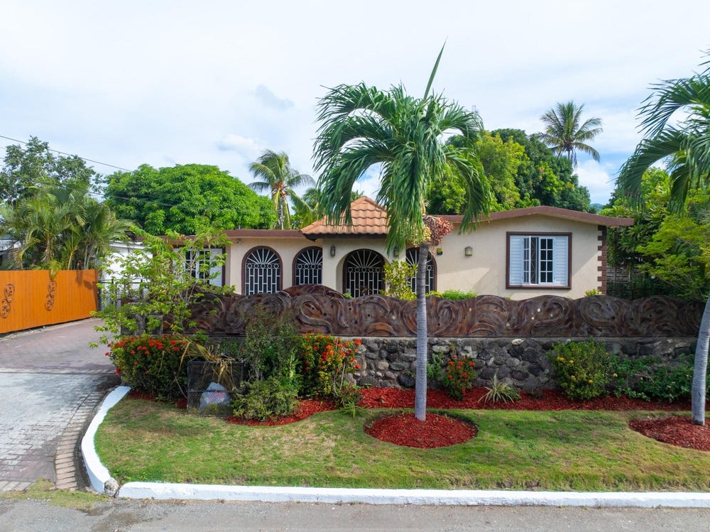 16 HALART DRIVE, Kingston 6, St. Andrew