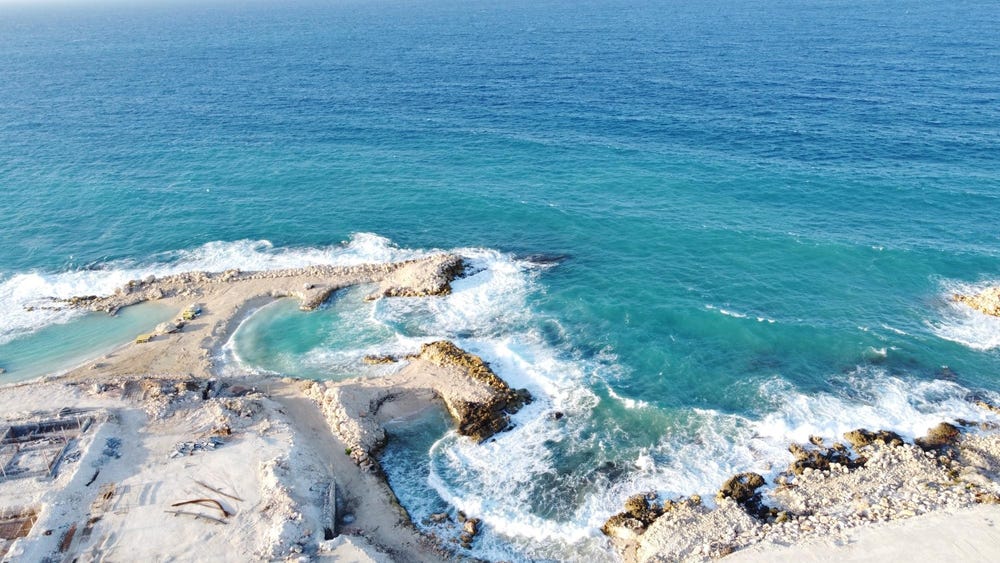 PARADISIAC BEACH CLUB, ON