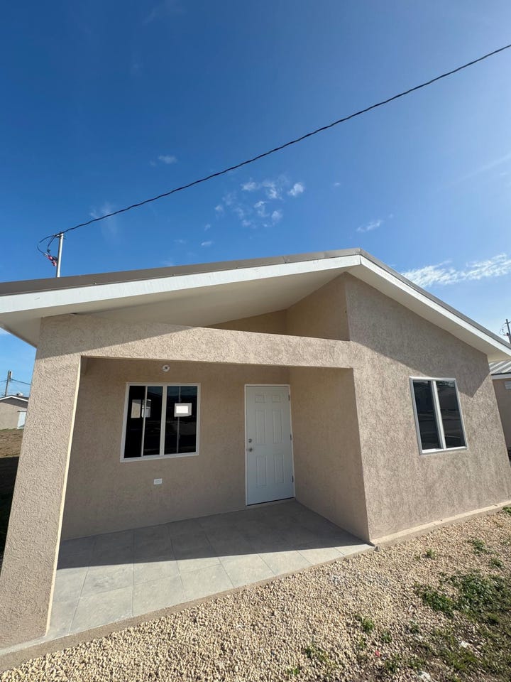 ROSEWOOD AVENUE , WHIM ES