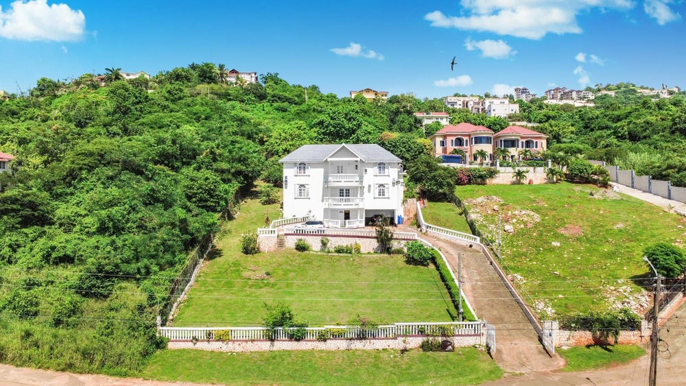 30 TOPAZ CRESCENT, Red Hills, St. Andrew Parish