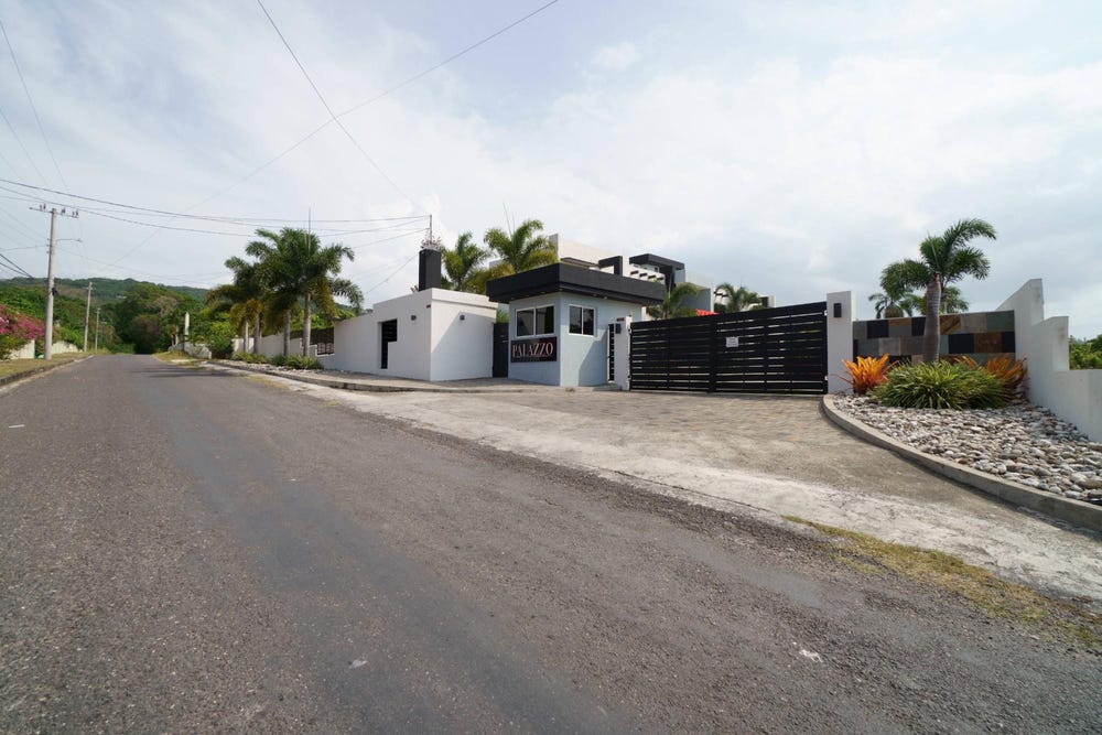 61 CARDIFF HALL, THE PALAZZO unit: 6, Runaway Bay, St. Ann
