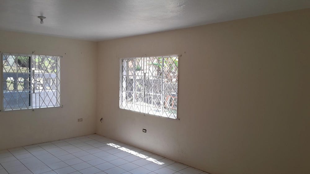 6A FISHER RD, Mandeville, Manchester