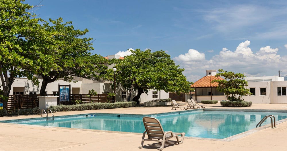 BAYFRONT VILLAS AND APART