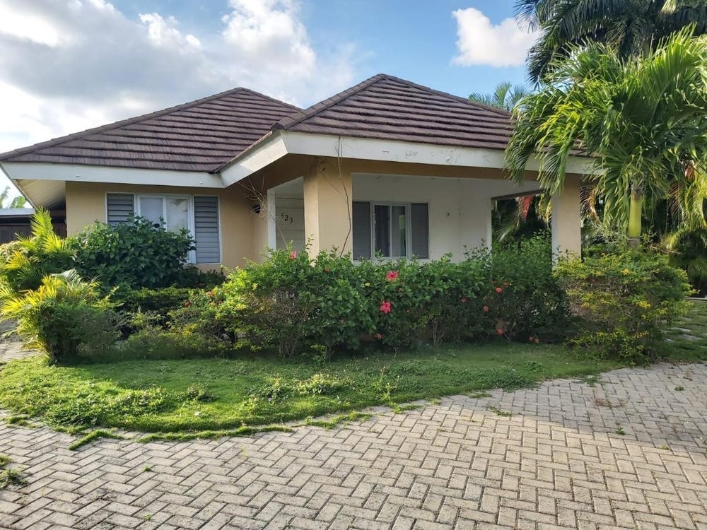 323 GUAVA AVENUE, Richmond, St. Ann