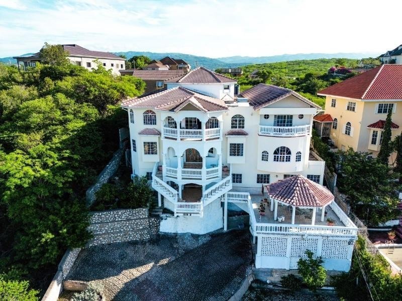 DAWES AVE SPANISH TOWN