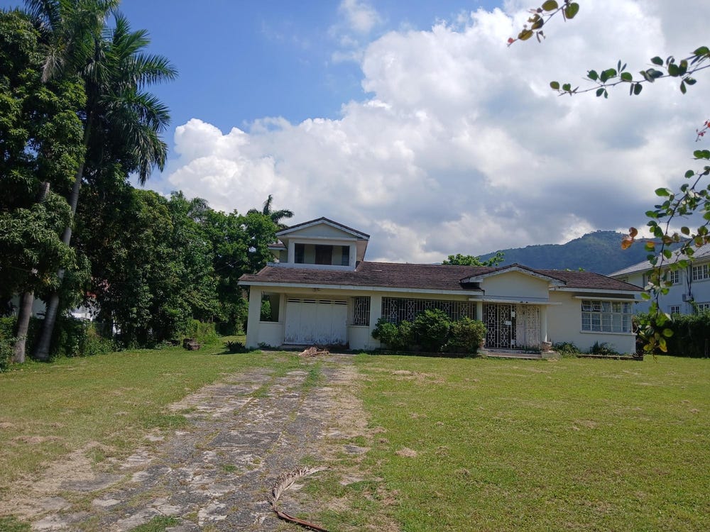 18 GLOUCESTER AVENUE, Kingston 6, St. Andrew